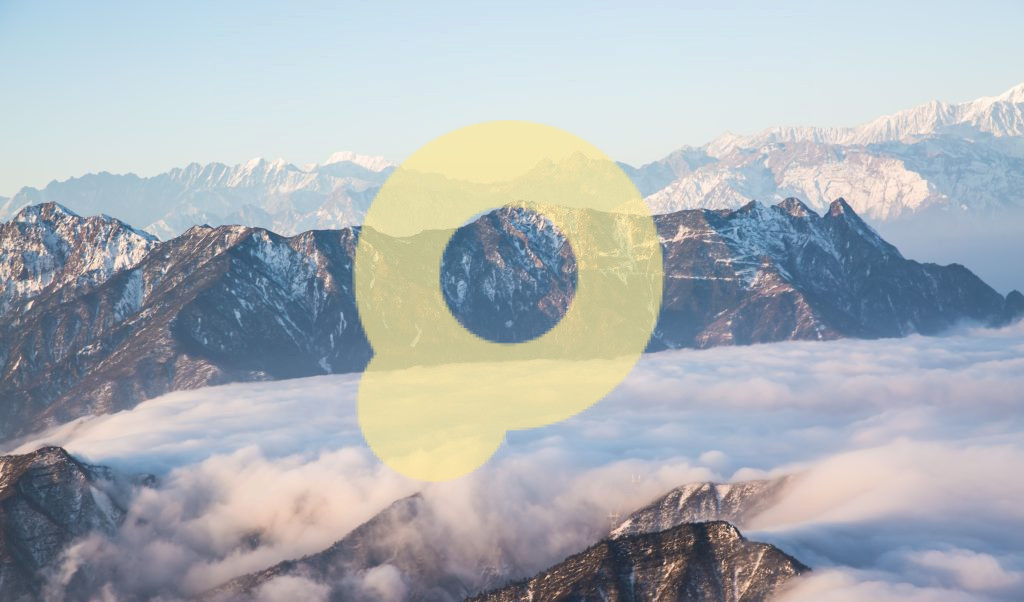 Гора со снегом